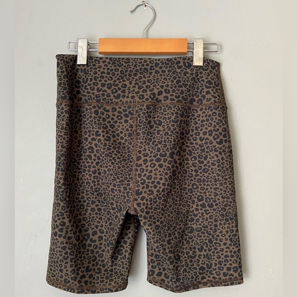 Alo leopard print bike shorts. Women’s size large. Excellent condition. - Picture 3 of 4